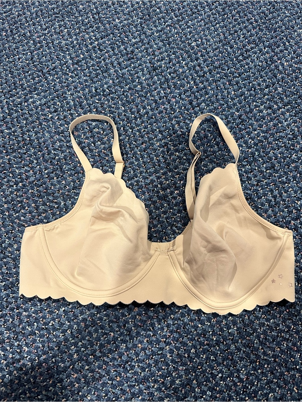 aerie Scallop-Edge Underwire Bra in Cream